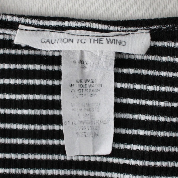 BLACK & WHITE TEE - Picture 6 of 6